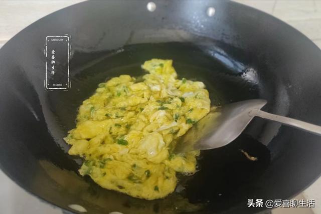 炒鸡蛋的做法步骤（炒鸡蛋的做法简单）